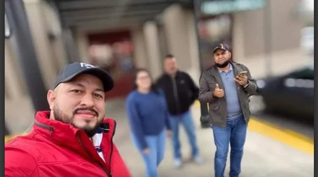 MarcoviaHd's tweet photo. 📺#Informate #TeleMarcoviaHD #Somos24/7

Hermano del diputado Rafael Sarmiento fallece por covid-19.

#ElCanalDelPuebloPueblo https://t.co/3xiww2Yr5y