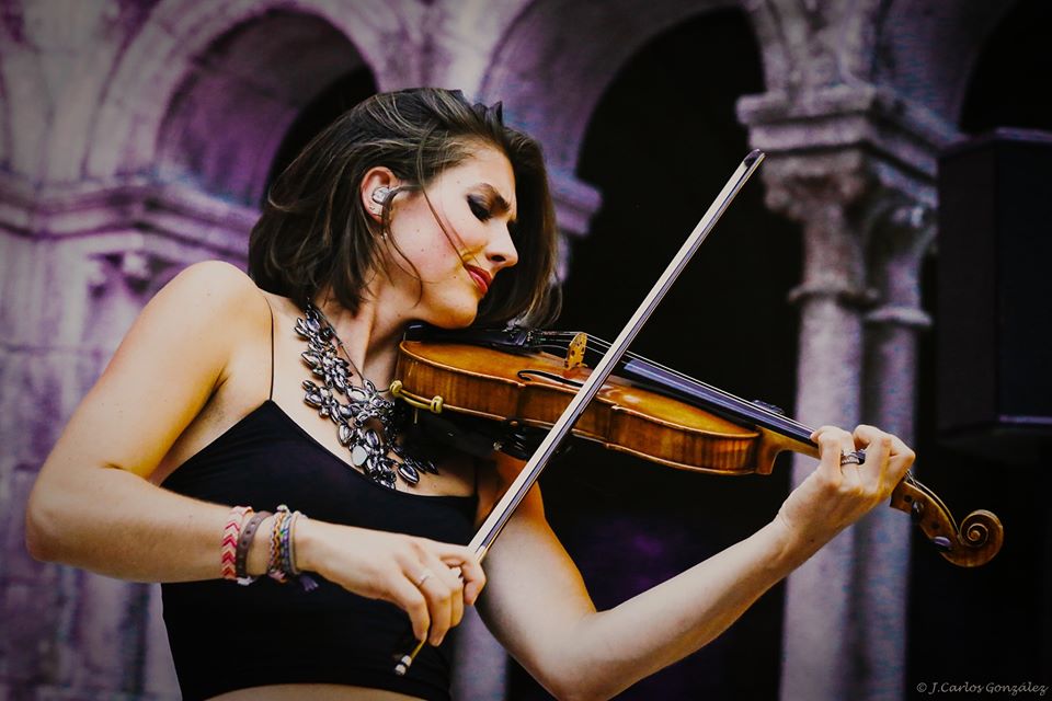 KrutzStrings's tweet photo. Our #KRUTZFeaturedArtist @kianajuneweber has done it!!!

Her Patreon account is live and her launch party for her supporting patrons is this coming Monday (July 6th)!

https://t.co/d3LbATeN5S

#fiddleclub #kianajune #patreon #fiddle #fiddler #violin #violinist #krutzstrings https://t.co/zPPrzwQaaL