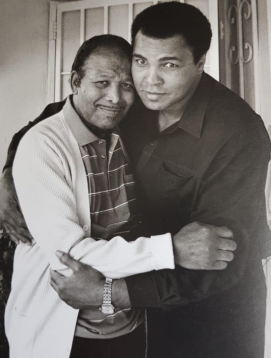 Muhammad Ali and Sugar Ray Robinson Boxing 10x8 Photo 