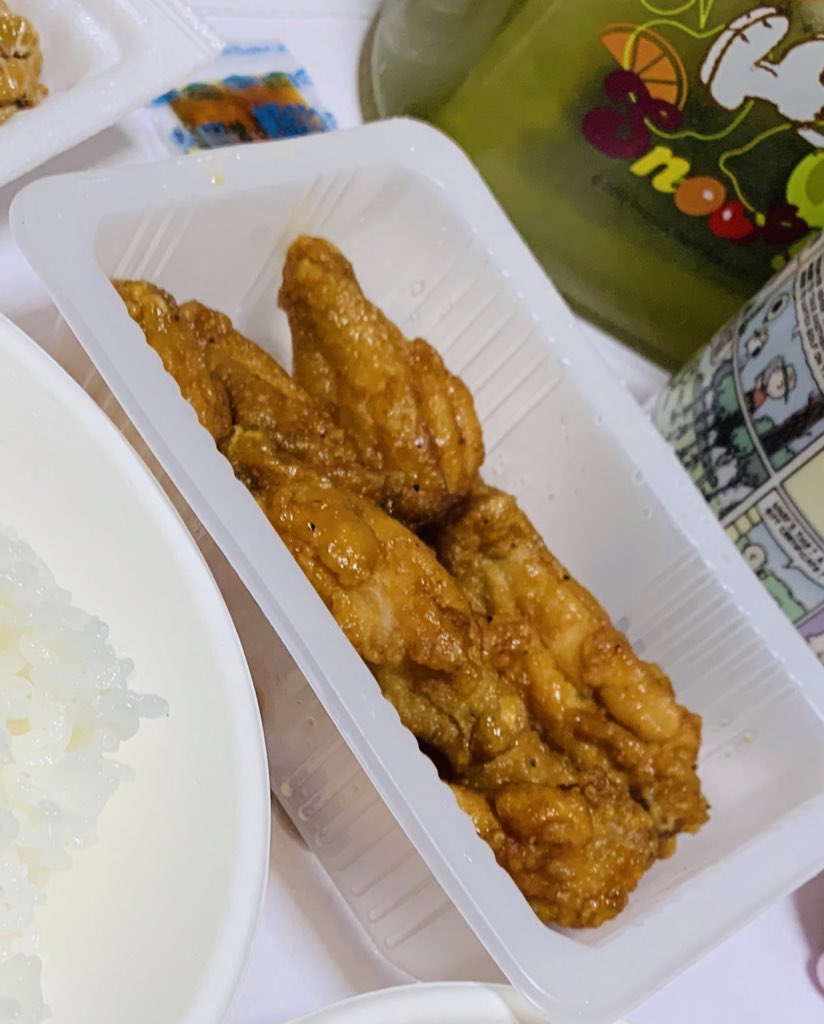 セブンイレブンの冷凍食品の手羽中唐揚げがめっちゃくちゃ美味しい まじで中毒性ある和風甘辛ダレのジューシーな旨み 昨日は同じくセブンの冷食のパスタ ボロネーゼと共に手羽中唐揚げ食べた ボロネーゼも美味しいから本当に セブンイレブンの冷凍食品の手羽中唐揚げがめっちゃくちゃ美味しい まじで中毒性ある和風甘辛ダレのジューシーな旨み 昨日は同じくセブンの冷食のパスタ ボロネーゼと共に手羽中唐揚げ食べた ボロネーゼも美味しいから本当に