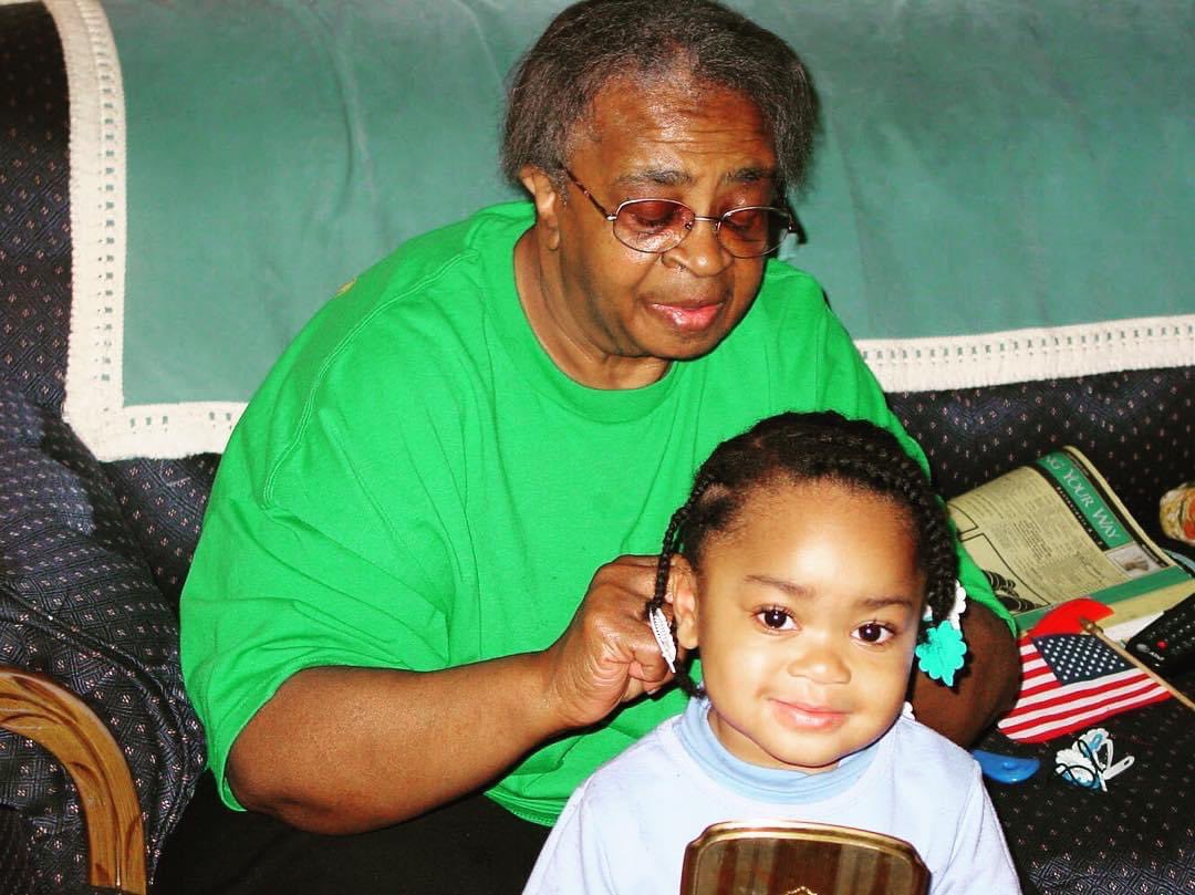 tinytinawrld's tweet photo. ...I can’t help but cry tears of sadness and of joy, she had no regrets and now she can rest with my paw paw🤍 I love you my angel, my baby, my best friend - keep us in check down here ok? We’ll meet again one day🕊 https://t.co/yzaVgwyG1R