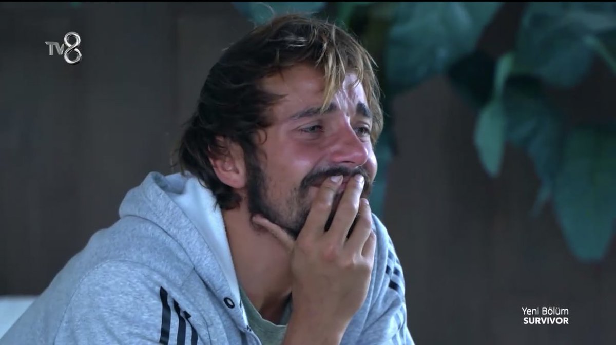 *Hayal*

Barış ailesiyle konuşurken arkadaki Cemoyu gören Arzu anne:
-Cemal Can o kadar tatlısın ki tüm aile aşığız sana.
-Ay teşekkür ederim. Çok utandım.

*Hayal bitti.*
#cembar