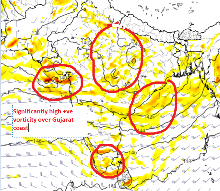 Rajani_Weather's tweet photo. 4-Jul #WeatherFeatures
1) Offshore troughs
2) Sharp wind discontinuity over W coast
3) Upper air cyclonic circulation over #Telangana coastal #AndhraPradesh
4) +ve vorticity over Gujarat coast https://t.co/9ifdATpIYN