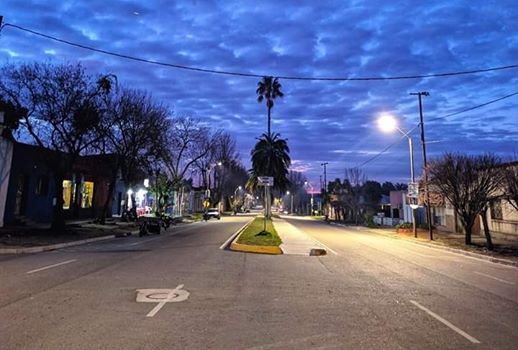 GobiernoRocha's tweet photo. #Velázquez
Avenida Principal en la Villa completamente remodelada.
La descentralización de la gestión genera cambios y nuevas infraestructuras en los centros poblados del interior.
#Tulugarmáslindo #RochaCrece https://t.co/Cs9T7rCQJJ