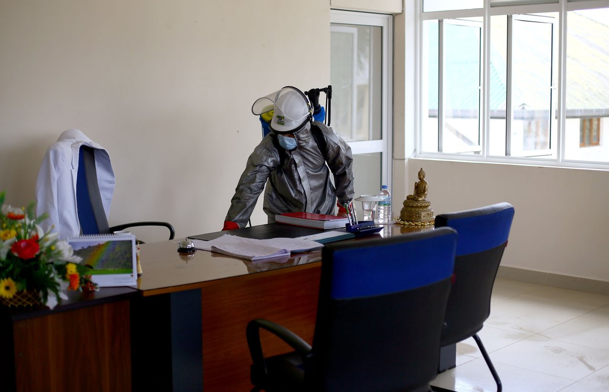 SJA_colombo's tweet photo. Disinfected Mahinda Rajapaksha College - Homagama to prevent the spread of coronavirus
මහින්ද රාජපක්ෂ ජාතික පාසල විෂබීජ හරණය කිරීම https://t.co/EcAafxVkla