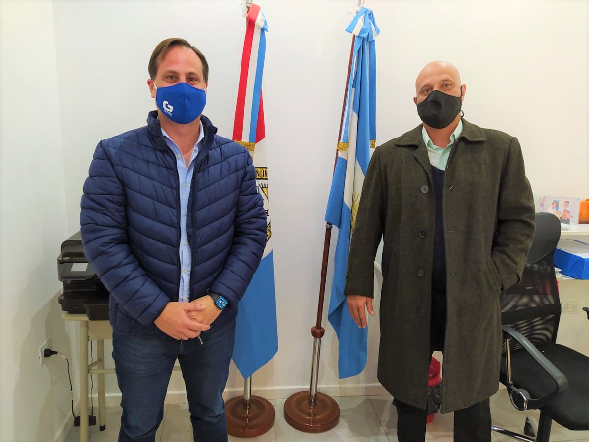 ENERFE_SF's tweet photo. El presidente de ENERFE, Juan D'Angelosante visitó la Comuna de Lagos donde mantuvo un encuentro con su  presidente, Esteban Ferri.

Juntos evaluaron los proyectos de gas para el Parque Industrial y distintas propuestas de #energíasrenovables

🌿#SantaFeSustentable♻️ https://t.co/27QDAU62ap