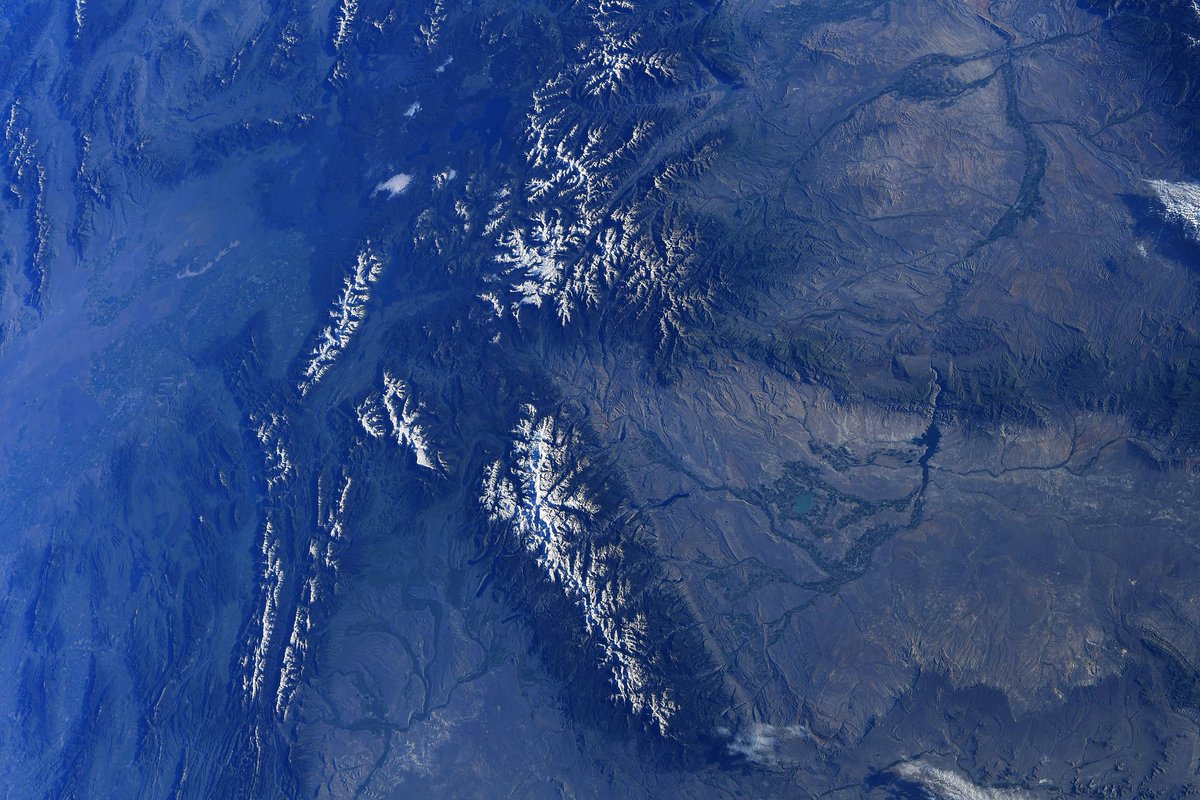 Astro_Doug's tweet photo. Yellowstone and Grand Teton National Parks; Shoshone, Caribou-Targhee, and Bridger-Teton National Forests, as well as the Wind River Mountains, all in one picture. https://t.co/KzLHJuidDb