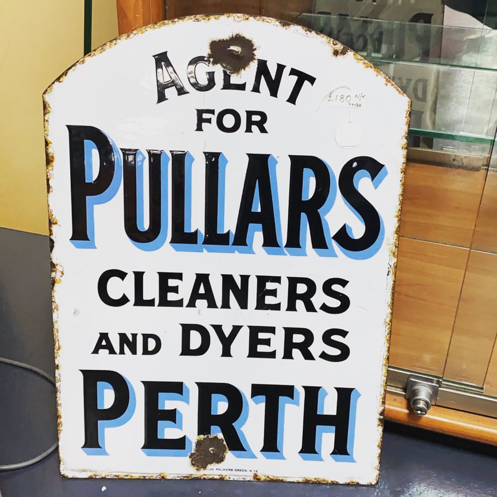 astraantiques's tweet photo. Happy Friday evening all! #enamelsigns #perth #friday #pullers #oldadvertising #oldsigns #astraantiquescentre #hemswell #lincolnshire https://t.co/bzojquHIkG