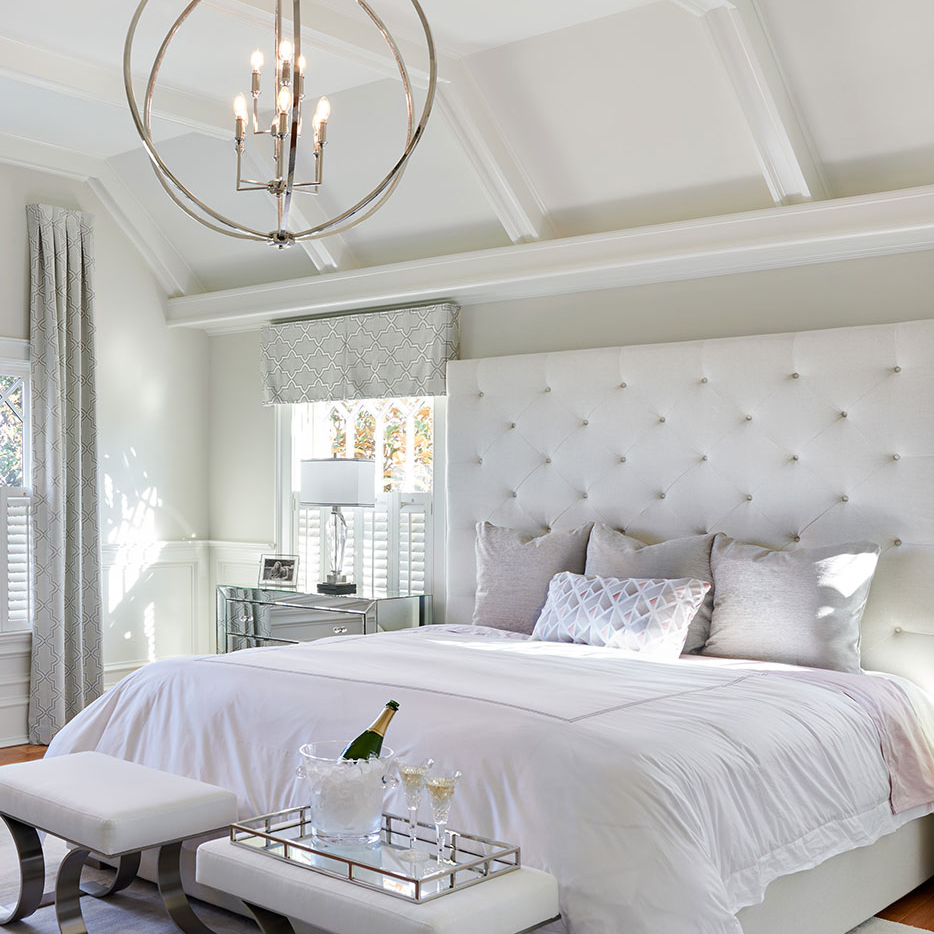 decoratingden's tweet photo. This master bedroom rivals that of a finely appointed luxury hotel suite. We love the calming neutral shades of white, gray and silver.
#decoratingdeninteriors #livvhomecollection #masterbedroom #neutralbedroom #neturalpalette #bedroomsuite #bedroomdecor #bedroomdesign https://t.co/Ix0qy39Vq8