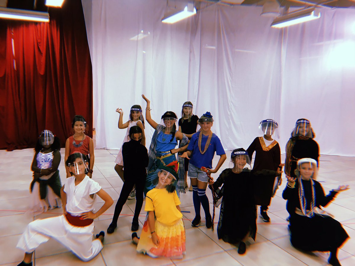 AreaStage's tweet photo. Congratulations to our first group of Broadway Bites for their amazing rendition of Aladdin Jr! Make sure to tune in next Friday for another livestream performance!
#theatre #musicaltheatre #miamitheatre #broadway #broadwayclasses #music #dance #theater #musicaltheater #miami https://t.co/SOAakpQz2w