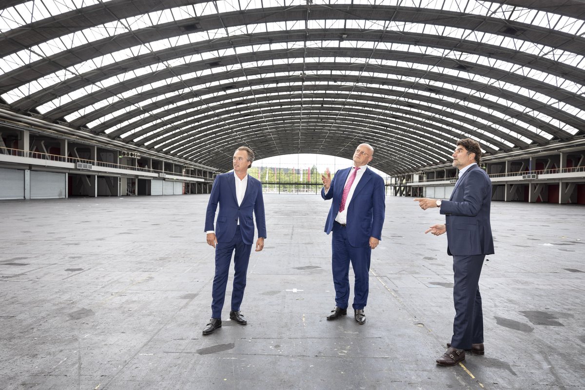 "Ik ben erg onder de indruk van de slimme manieren waarop de RAI hun zalen en hallen inrichten op de 1.5 meter samenleving en op een veilige manier weer mensen samen kunnen laten komen voor evenementen"; aldus minister <a href="/ferdgrapperhaus/">Ferd Grapperhaus</a> vandaag <a href="/RAI_Amsterdam/">RAI Amsterdam</a>