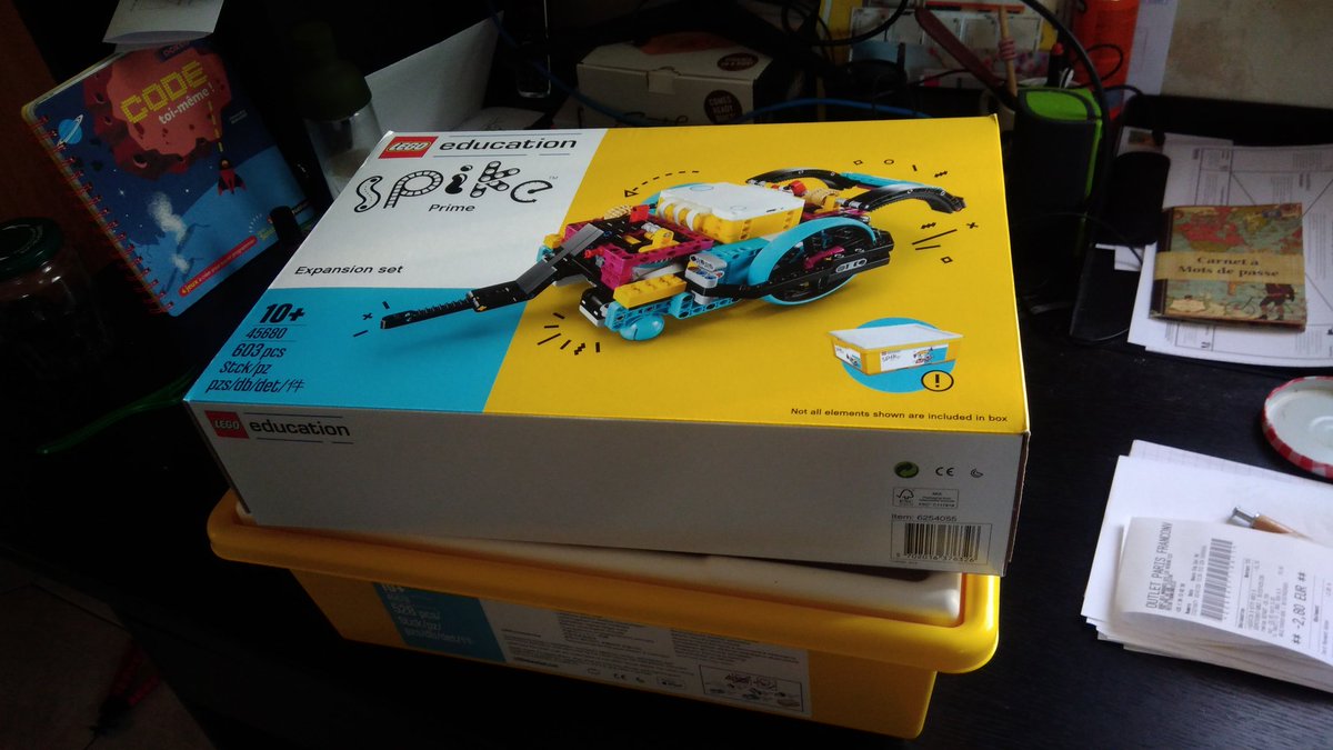 Les_Brickodeurs's tweet photo. Unboxing des Lego Spike pour préparer la rentrée de la prochaine saison. https://t.co/eDM8uDTTjF