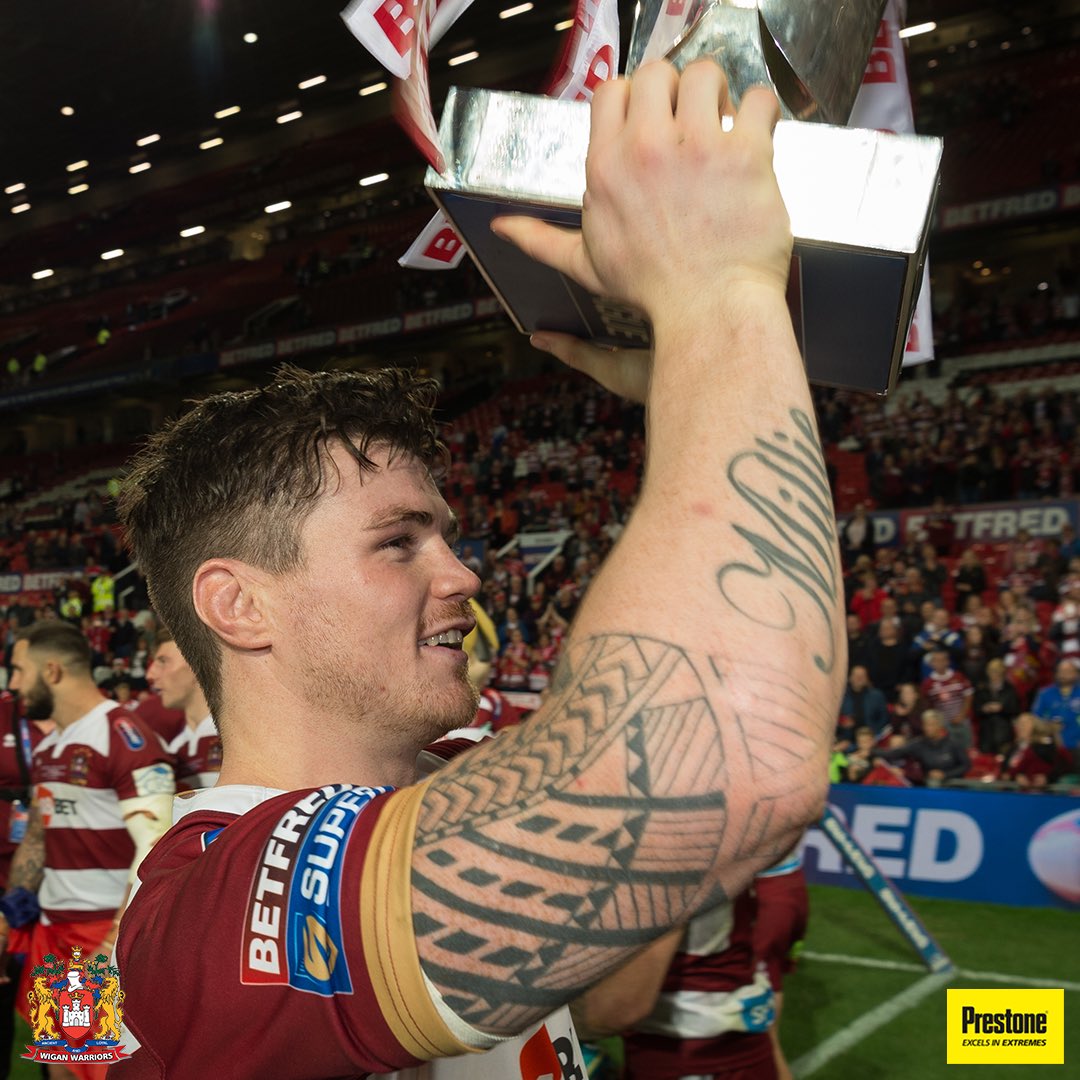 WiganWarriorsRL's tweet photo. ๐ To finish tonight, weโll leave you with these ๐ธ๐
๐ @johnbateman1 x 2๏ธโฃ0๏ธโฃ2๏ธโฃ1๏ธโฃ ๐
#BatemanReturns #WWRL https://t.co/EPYteyYDsy