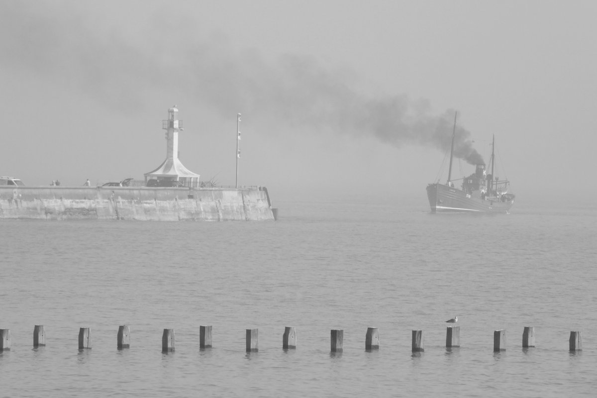 seuneke's tweet photo. From my archives the Lydia Eva entering Lowestoft 1st October 2011
#lowestoft #suffolk #lydiaeva https://t.co/NNPaimWgfv