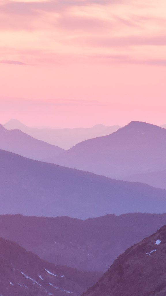 viewswithellen's tweet photo. Alaska in shades of pink https://t.co/SyfaDVv511
