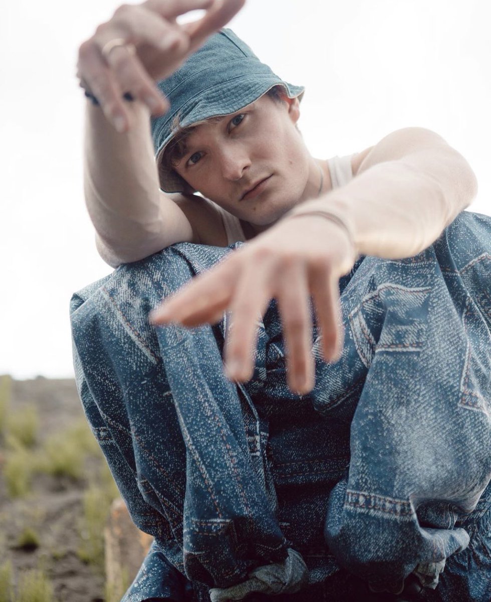 Red White Bluuuuue! 30% off for #4thofJuly weekend with HIJULY on PAOM.com 👖. Denim on denim with <a href="/magnus/">magnus</a>.magneto in PAOM x @gabriel_held_vintage 👉 bit.ly/gabrielheldpaom.
.
📸 @allisontaylorcreative