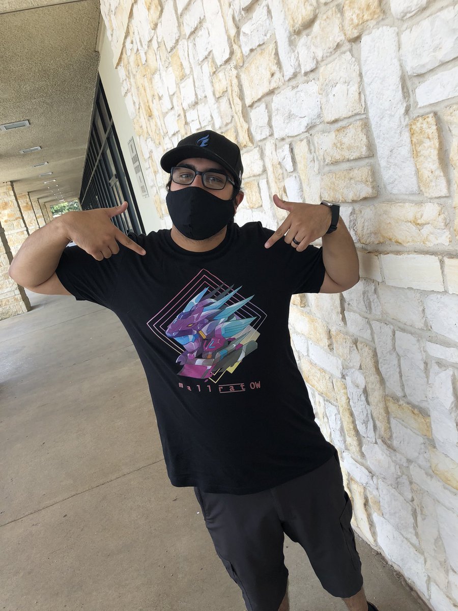 GizPika's tweet photo. REPPIN @mallratOW AND @DallasFuel #BurnBlue #GCG #HappyBirthdayVal https://t.co/UQApVXIDy7