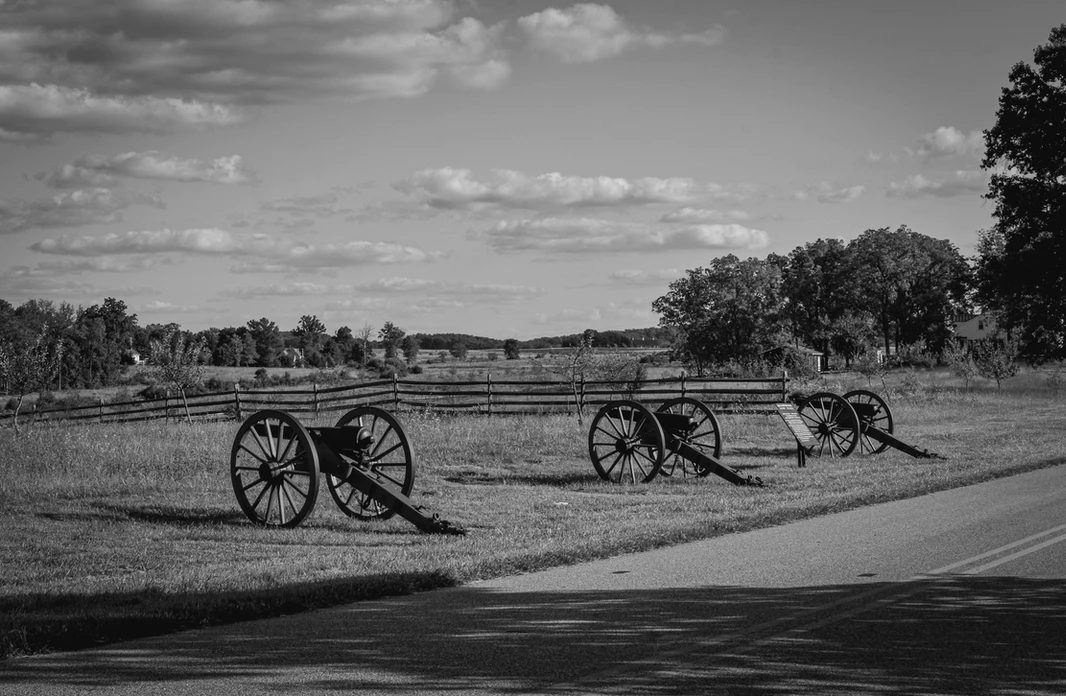 TIHapp's tweet photo. After 3 of the bloodiest days in American history, the #BattleOfGettysburg ends on this date in 1863. #GettysburgEnds https://t.co/4PyprRETJV https://t.co/DdsIY6rw19