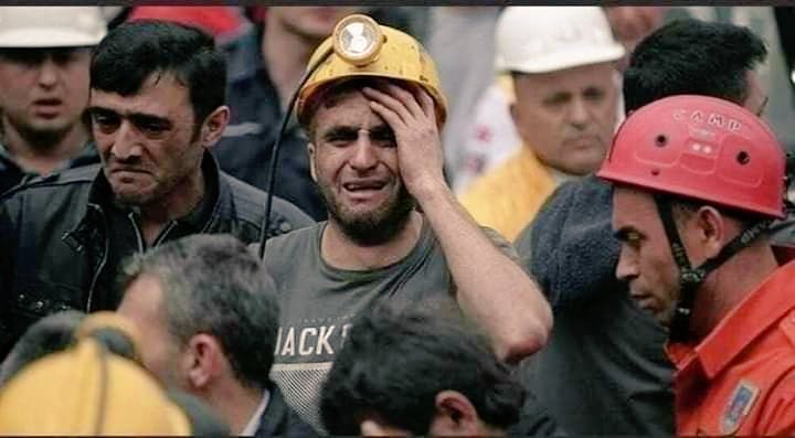 TunayHan_0109's tweet photo. Hiç bir havai fişek patlamasına bu kadar içimiz yanarak bakmamıştık. 😔
Geçmiş Olsun Türkiye'm 🇹🇷
#Sakaryapatlama #havaifisek #GecmisOlsunSakarya https://t.co/TlNIJNXs0m