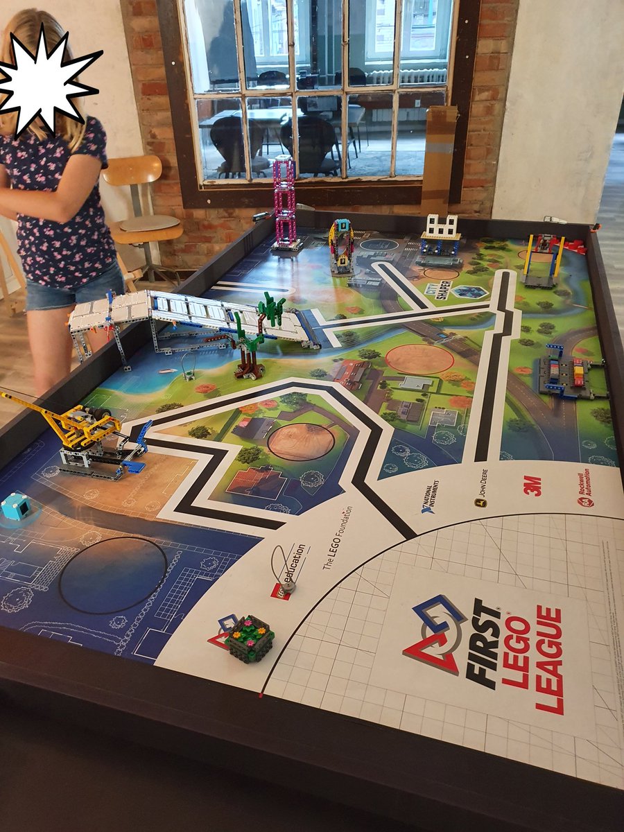 Vorbereitung für unsere Kids@Digital Lego Session mit den #RoboBeans #Erfurt morgen im <a href="/kraemerloft/">KrämerLoft Erfurt</a>. Wir freuen uns /fs