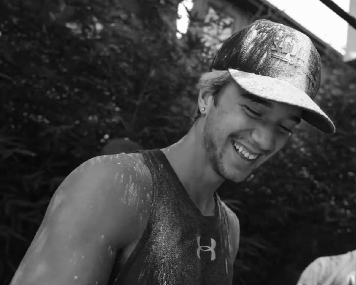 picsofseavey's tweet photo. happy :) https://t.co/8zsxNbOVUj