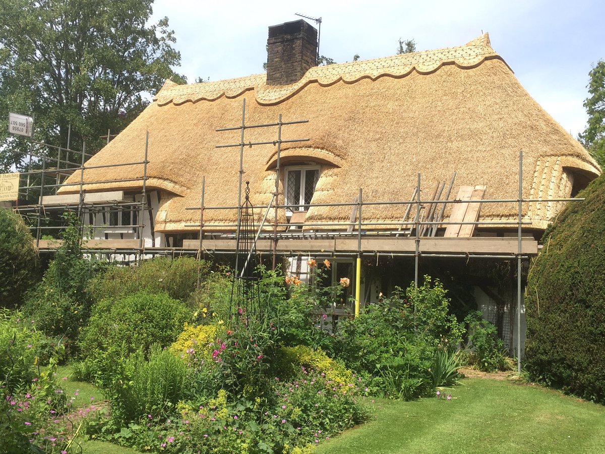 LdthatchingLee's tweet photo. All most ready for wiring #thatcher #longstraw #masterthatcher #essex #craft #ldthatching #thatching #roofthatching https://t.co/EYZPSRikSQ
