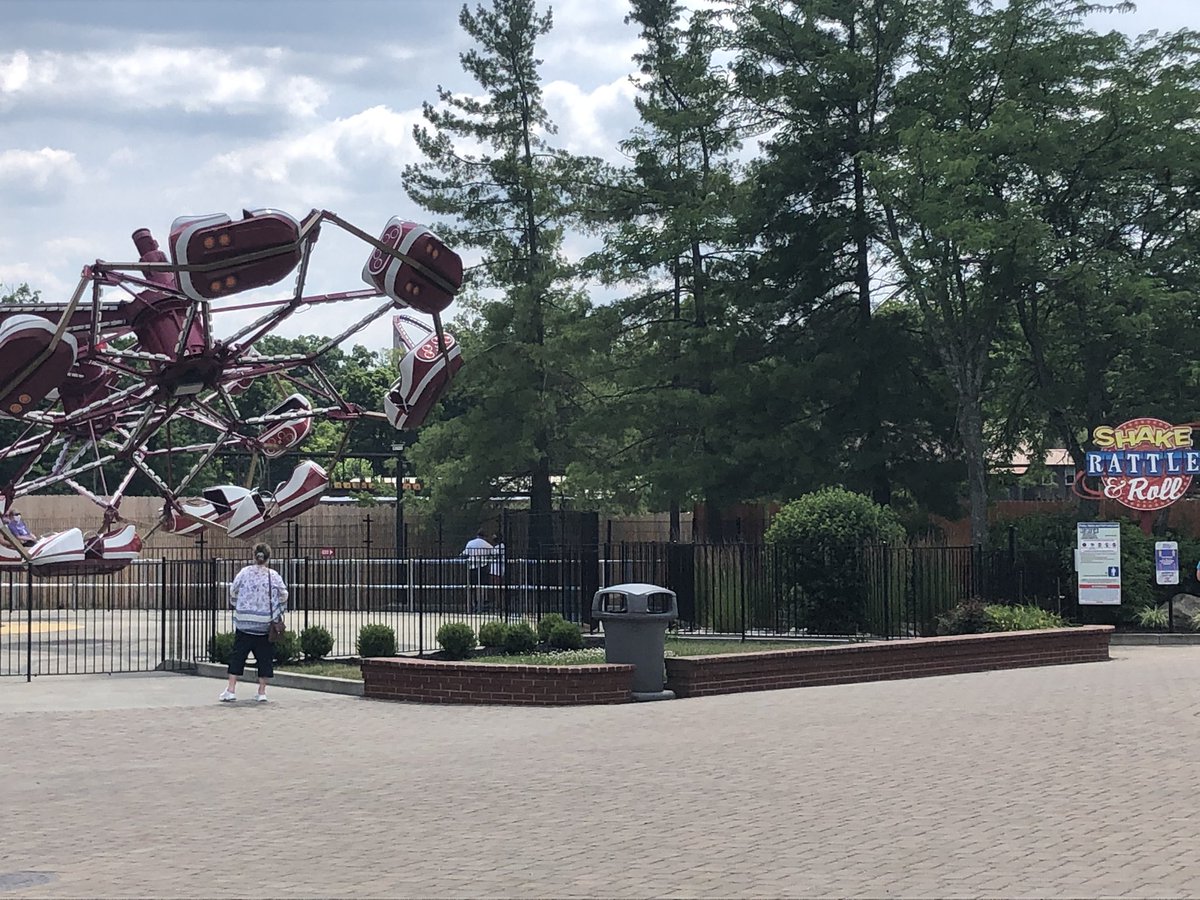 BuckeyeCoaster's tweet photo. Former Vortex Site! #KingsIsland #KI2020 #KISeasonPassholderDay #RIPVortex #KIVortex #Vortex2019
@DonHelbig @chadshowalter @KyleKruthoffer https://t.co/MNbVzgYbn3
