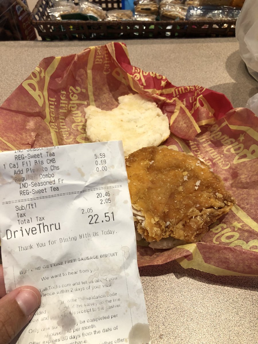 ashleyyham's tweet photo. good thing i paid for a Cajun filet biscuit with pimento cheese to not get pimento cheese 😒 thanks, @Bojangles https://t.co/5KAaNQtIlk