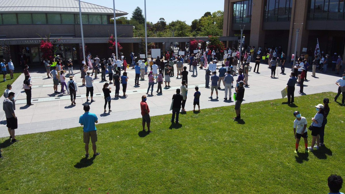 ChineseAZ's tweet photo. #Breaking: Car Tour Protest 𝘼𝙂𝘼𝙄𝙉𝙎𝙏  #California discriminatory #ACA5 #Prop16 in #Cupertino City Hall. 

#Prop16 would make it #LEGAL for any employer/University to discriminate anyone because of #race, color, national origin. 
Too bad!  #VoteNOtoProp16 #NoProp16 #NoACA5 https://t.co/AZTcyCTaY0