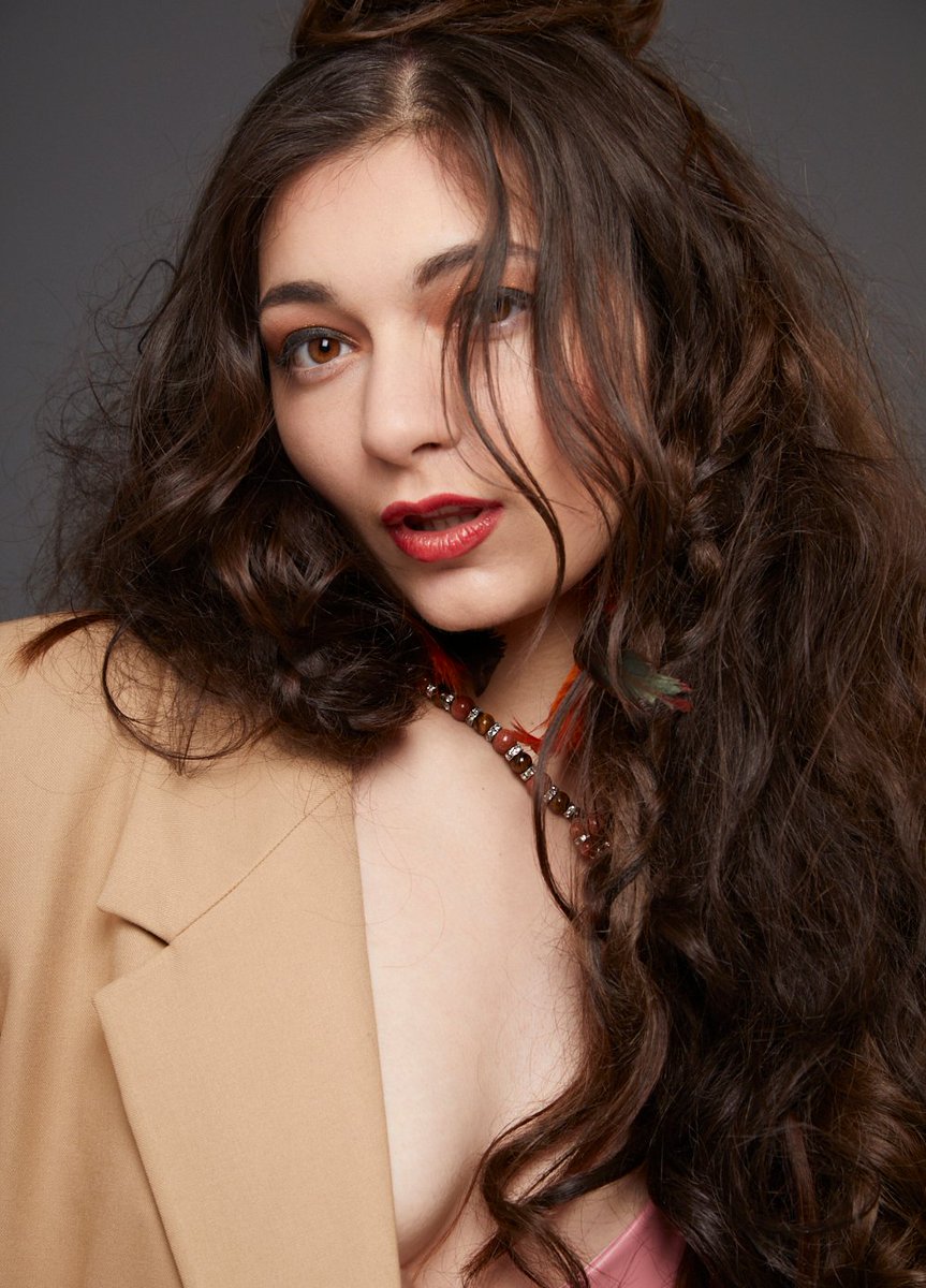 FloralynMusic's tweet photo. Thank you for listening to Enough of You 🦋 I can't believe it's been a week already! I wanna keep making nice things for you guys 🎶 Thank you for all the love and amazing support ❤️ #newmusic #thankyou #loveyou #debutsingle #floralyn #enoughofyou #radio #london https://t.co/To5lajGIXb