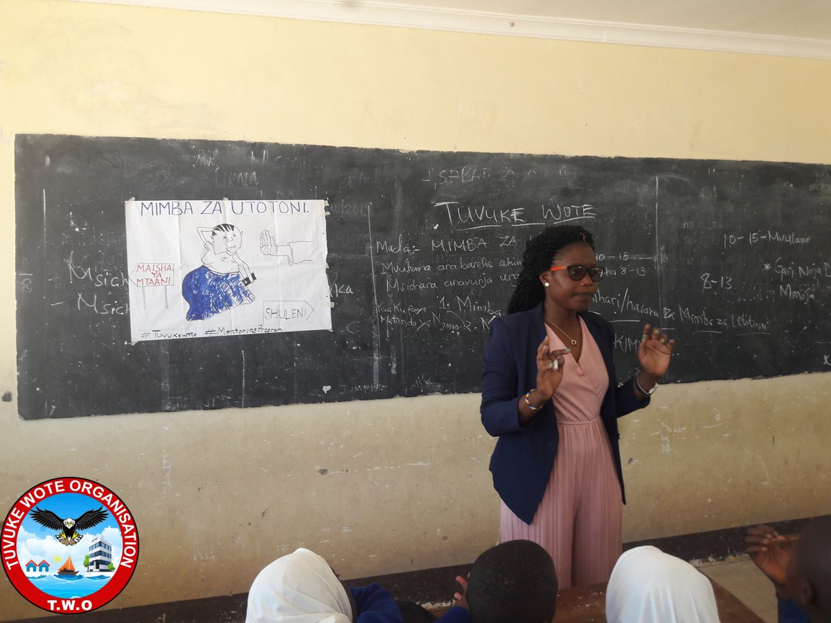 MustaphaBurhani's tweet photo. Ningependa Kama itakupendeza uchagie kwenye mfuko wa taasisi ya @Tuvukewoteorg ambayo kwa sasa inaendesha mradi wa Mentoring Program kwa shule 20 Tanzania ili kutokomeza Mimba za Utotoni mashuleni, wanafanya vipindi mashuleni, transport pamoja na materials Ni tatizo #MoGifts2020 https://t.co/RHn1v9YJwy