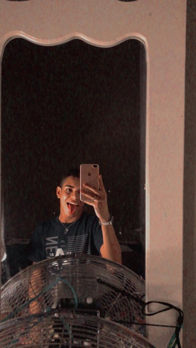 f2006lipe's tweet photo. A cara do erro, mais a pessoa é certa rss https://t.co/3rphwM447Y