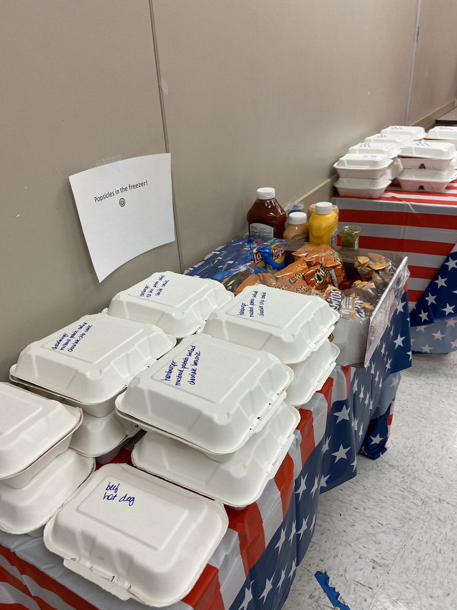 Store Director Ralph grilling out for the team today here at T1072 to celebrate the 4th of July! #worksomewhereyoulove #FourthofJulyWeekend #teamtarget