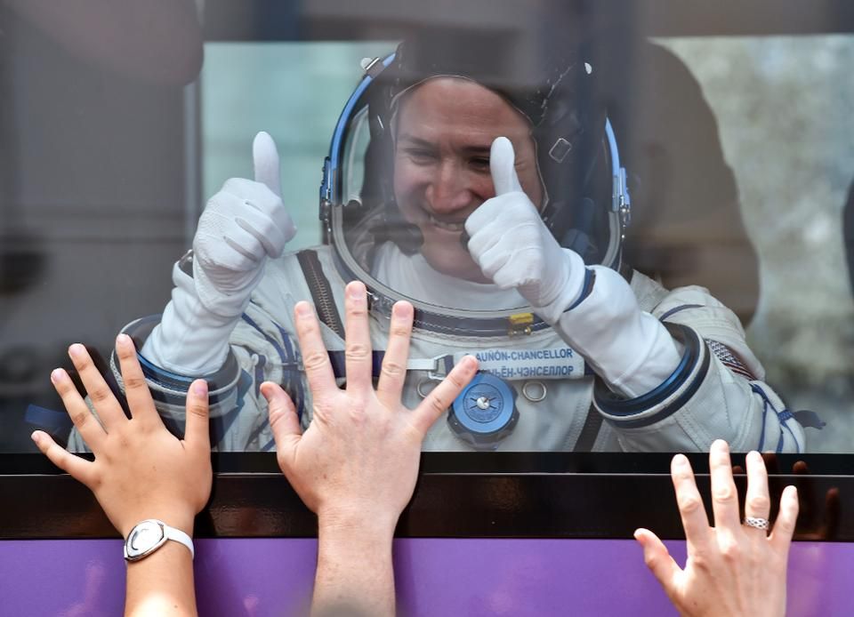 jamesvgingerich's tweet photo. NASA Aims To Land The First Woman On The Moon By 2024. (Forbes) #WomenInTech #WomenInSTEM https://t.co/1E7YrRp9wb https://t.co/ezD6YoWnJc