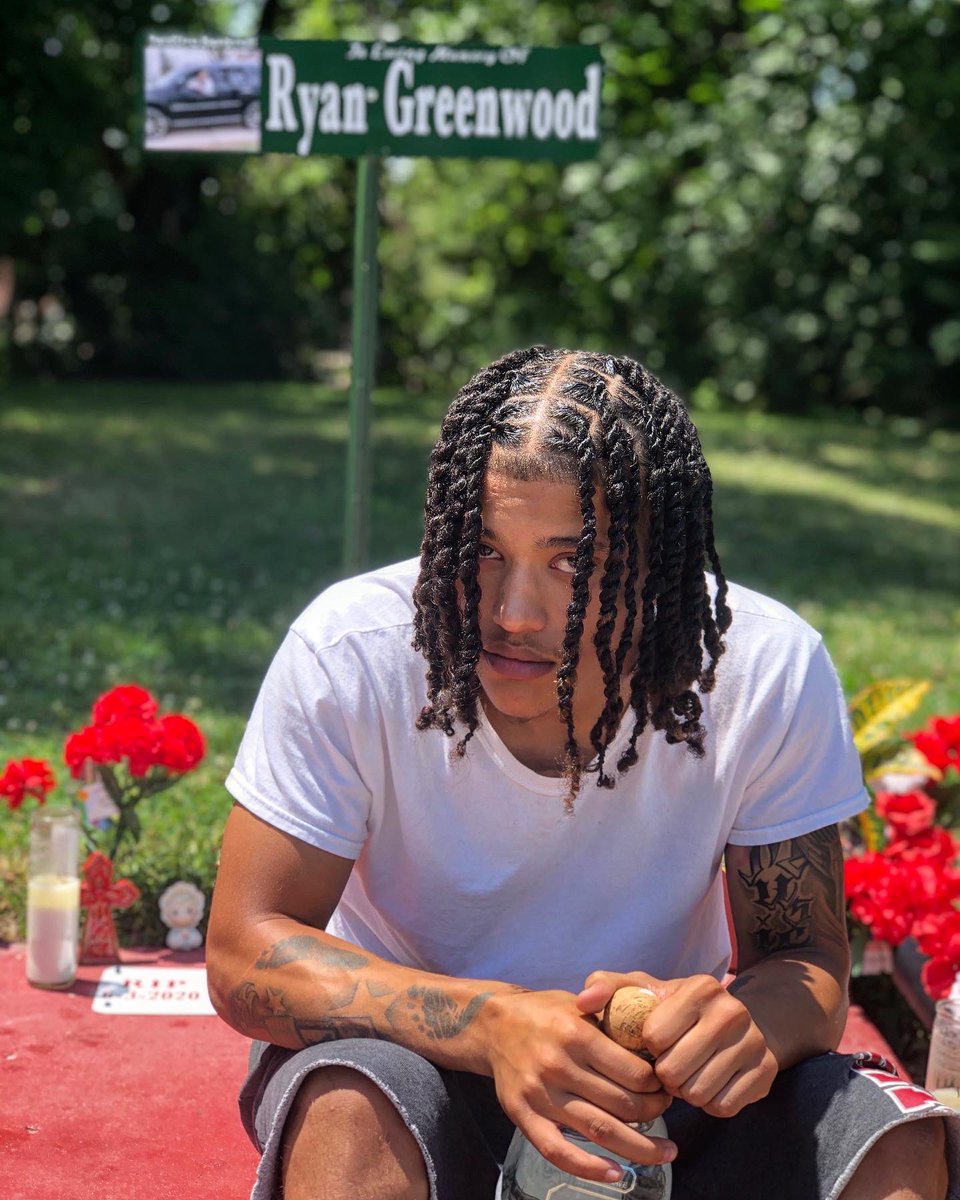 2officialjroc's tweet photo. “Sh*t goin on”🤞🏽 this one for you bro. #LLRG #LLQC Happy birthday twin 🙏🏽 

Dropping everywhere a week from today ⏳🖤🤟🏽🔥 #SGO #ShitGoingOn https://t.co/csJtrT7hba