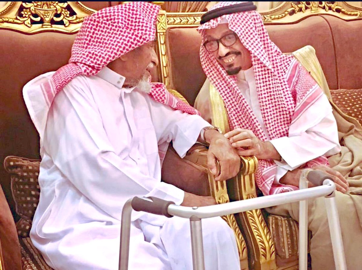 thekrayat_m's tweet photo. عرف الشيخ محمد بن عبدالرحمن بن  محمد بن دوس "رحمه الله"الذي ولد في حي المعيقليه وسط #الرياض قبل 104عاماً 
وتوفي الاحد قبل الماضي..عُرف عنه حب التواصل الاجتماعي وصلة الارحام وزيارة الاقارب كبيرهم وصغيرهم برغم أنه كان عميد عائلته الله ينور قبره🌹 
 #ذكريات_حي_المعيقليه #محمد_الدوس https://t.co/c7jOBZD9gZ