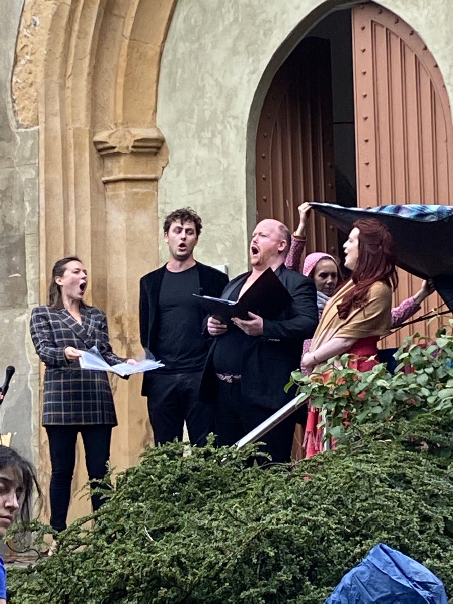 I’m feeling a little emotional. First live music since March with exquisite singing from ⁦<a href="/MaryCBevan/">Mary Bevan</a>⁩ ⁦<a href="/nickythespence/">𝐍𝐢𝐜𝐤𝐲 𝐒𝐩𝐞𝐧𝐜𝐞</a>⁩ ⁦<a href="/kittywhately/">Kitty Whately</a>⁩ William Thomas. A beautiful evening of song, only enhanced by the storm! Sent a shiver down my spine. Thanks Mary!