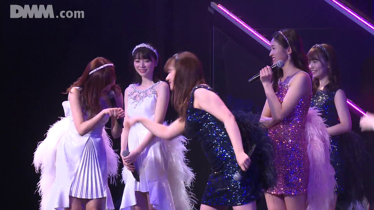 *fist bump* #指原莉乃  #村重杏奈