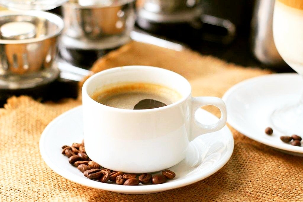 GPMegaKuningan's tweet photo. Good Morning GP'ers Happy Weekend Pagi Pagi enaknya minum Segelas Hangat Coffee Kalo Kamu suka yanh Orginal Atau Mix ? #gpmegakuningan #hotel #jakarta #coffeelovers https://t.co/aMHI1NSyMs