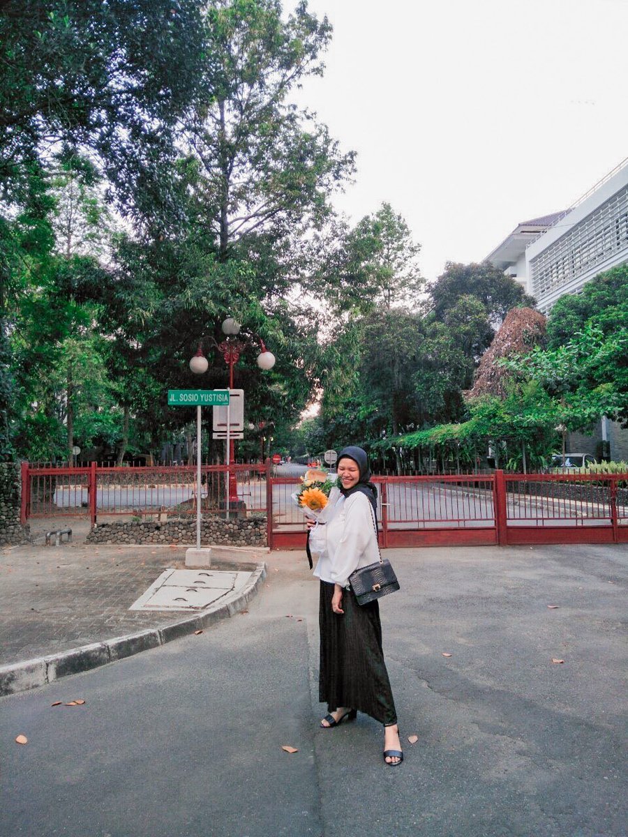 fitrirmw's tweet photo. terimakasih filsafat UGM 🤍🖤 https://t.co/Mw8i2MQb2T