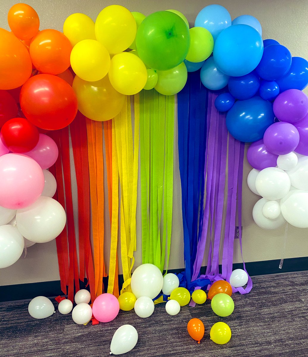 Esme_GZ's tweet photo. Pride day at T-0660 was a blast! Love my Target family 🏳️‍🌈❤️🎯 https://t.co/vD3rd3P77v