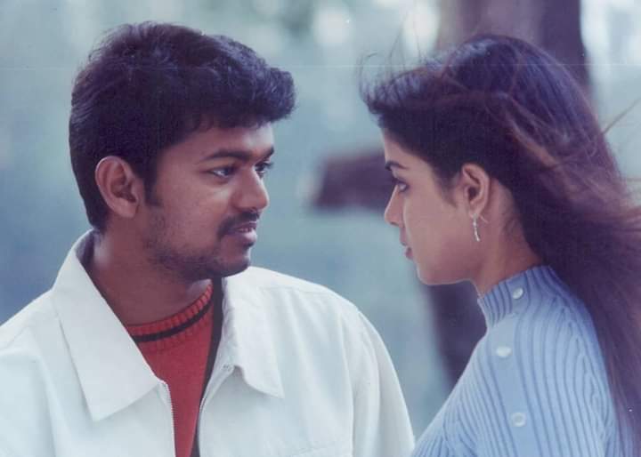 Priya56047628's tweet photo. காலை வணக்கம்......  🙏🙏

       #தளபதி-யின்..... ❤️😍

            சொந்தங்களே...... 🤗🚶

#Master | @actorvijay 😎 https://t.co/DMVfV9TR9I