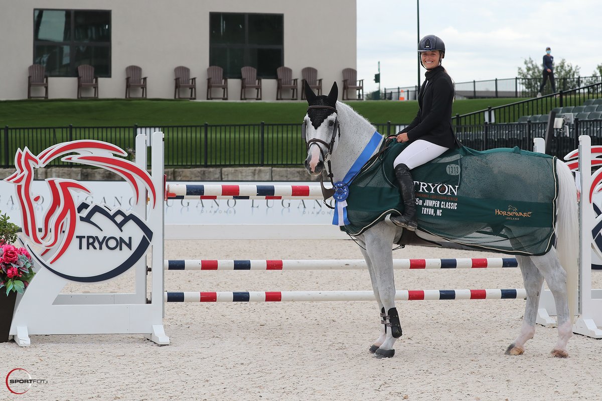 bestjumpingmed's tweet photo. Kristen VanderVeen and Bull Run’s Faustino de Tili Blaze to $37,000 Wednesday Classic CSI 3* Win. https://t.co/h0zyUNv1BP #BestJumpingMedia #usa🇺🇸🇺🇸🇺🇸 #NorthCarolina  #MillSpring #showjumping @TryonResort #horse #jumping #equestrian #rider @USequestrian #Tryon #TIEC https://t.co/aHRZU7IyZa