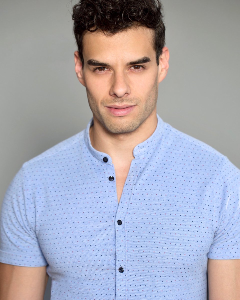 Diego_de_Tovar's tweet photo. Good Friday!! Good Look! #actor #book #casual #smart #look #blue #natural #view #peek #intothecamera #photography #credits @mlfoto_ https://t.co/1nGgBL8p1Z
