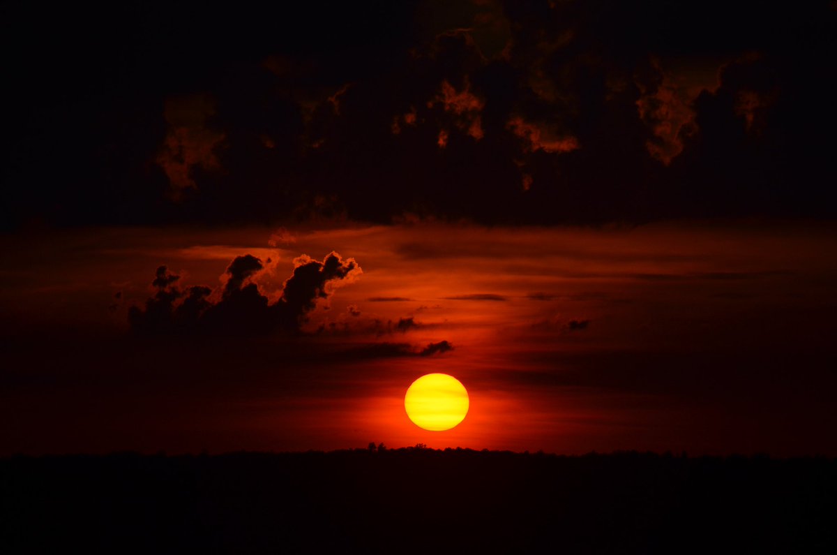 GeesTweets's tweet photo. Sunset off Lookout Mtn #CloudlandGA #MentoneAL #saharadust @spann https://t.co/3Zu7W1Hgeh