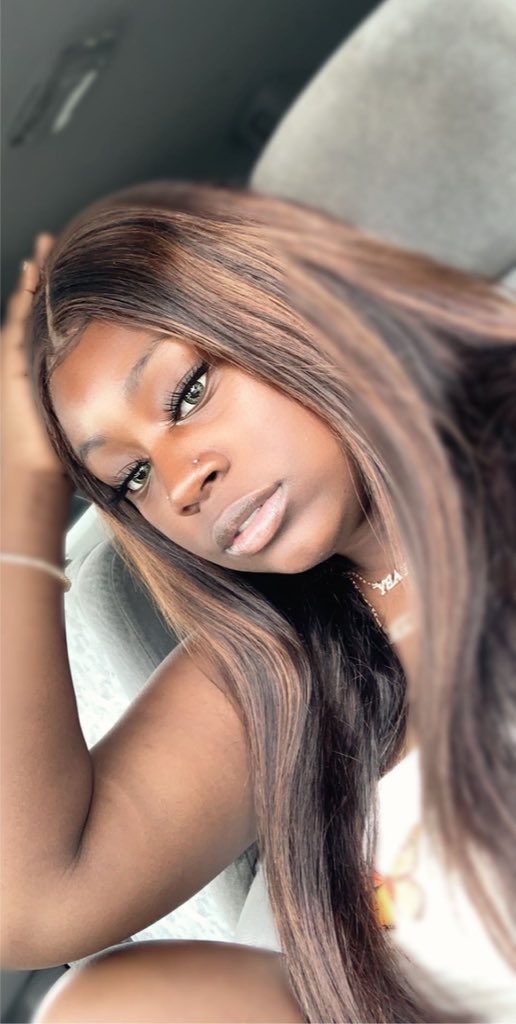 chynaaa01's tweet photo. i don’t always take selfies but when i do 🔥♥️ https://t.co/lsMN1PLne5