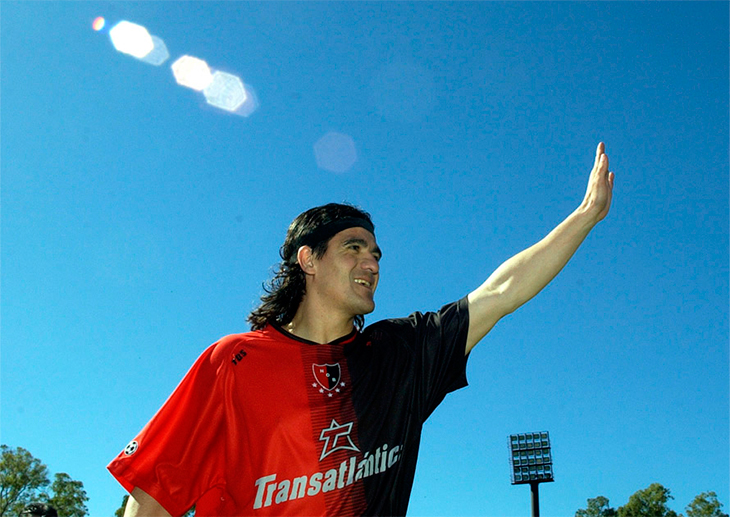 Newells's tweet photo. Ariel Arnaldo 🙌🏼🎩

🔙 2004 https://t.co/Od2omYv7b3