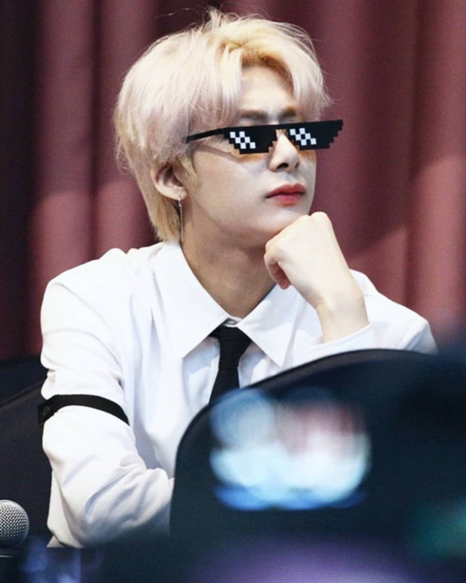 HYUNGWON AS SQUIRTLE;a thread