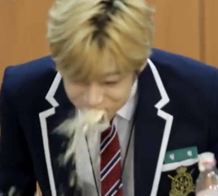 HYUNGWON AS SQUIRTLE;a thread