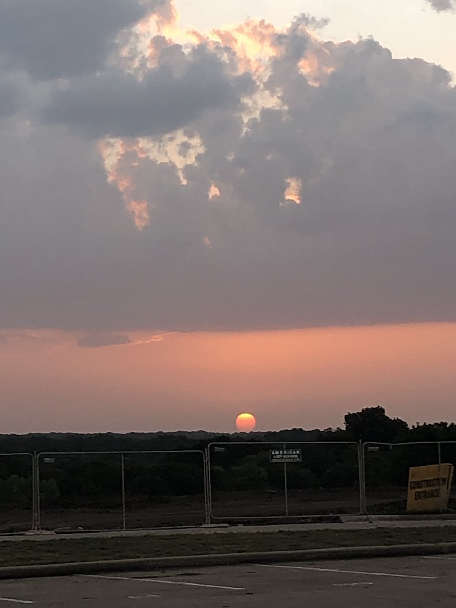 lauramtodd14's tweet photo. Went for a run and watched the sun set over the future home of @BlueRidgeElem!!! So excited!!! https://t.co/uLweJmkTCl